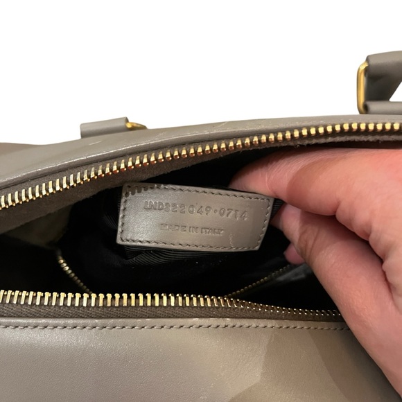 Saint Laurent Classic Duffle 6 Smooth Leather Zip Top Doctor Crossbody Tote Bag - Picture 15 of 16